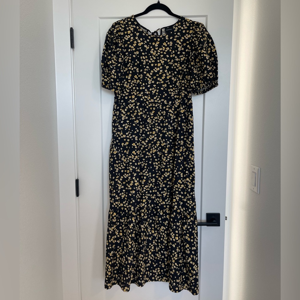 Like New Who What Wear Black and Yellow Floral Maxi Dress